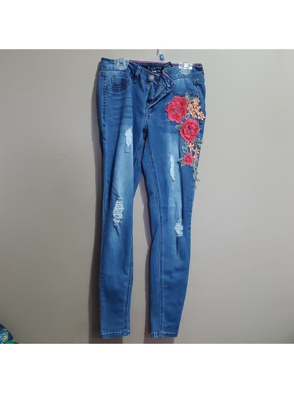 Boom Boom Blue Floral Embroidered Women's Jeans Size 5
